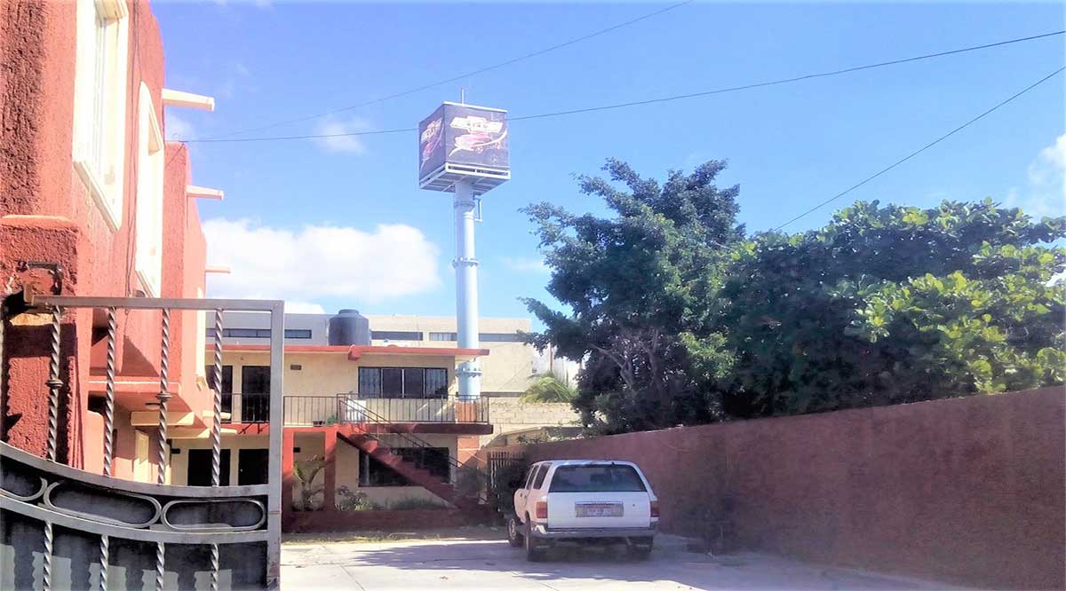 Vecinos se quejan de una antena de telefonía celular