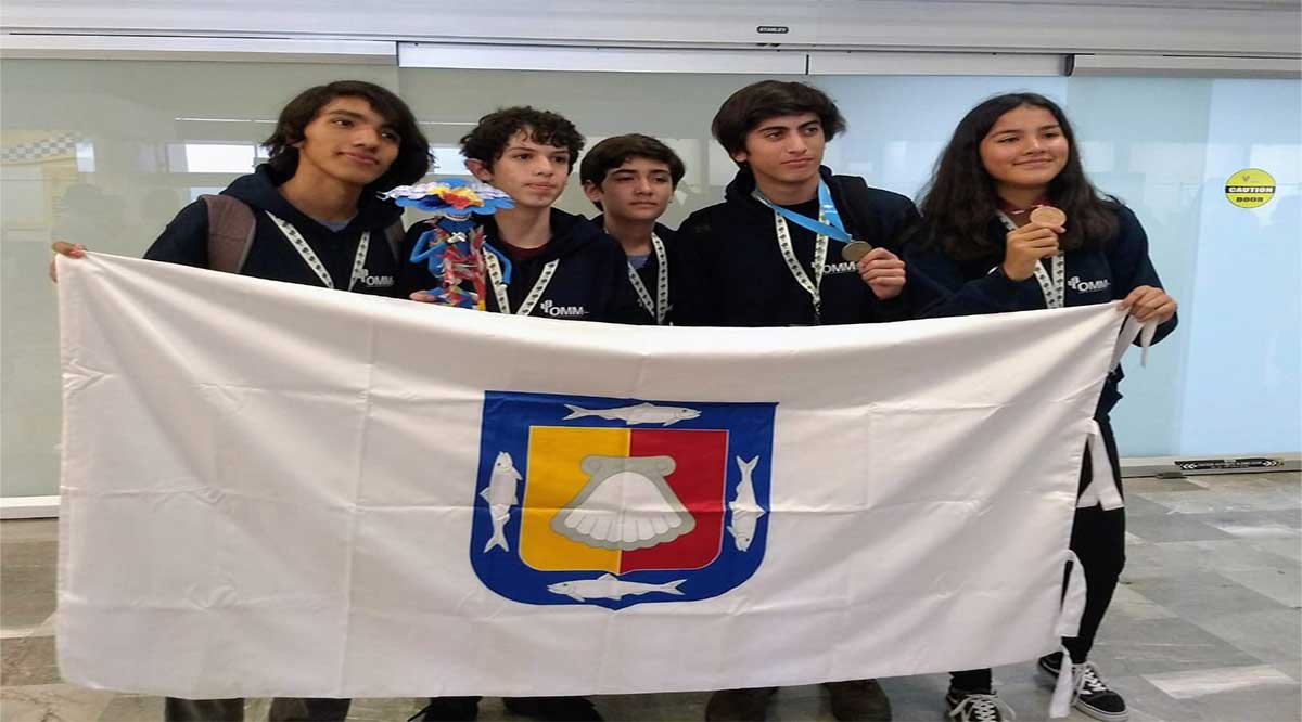 Ganó BCS la Copa Superación de Matemáticas, medallas y mención honorífica