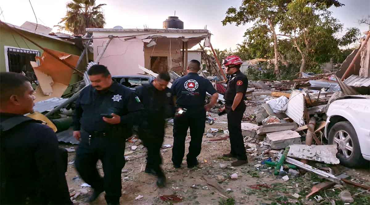 Un muerto y 3 heridos deja explosión en una casa en Los Cabos