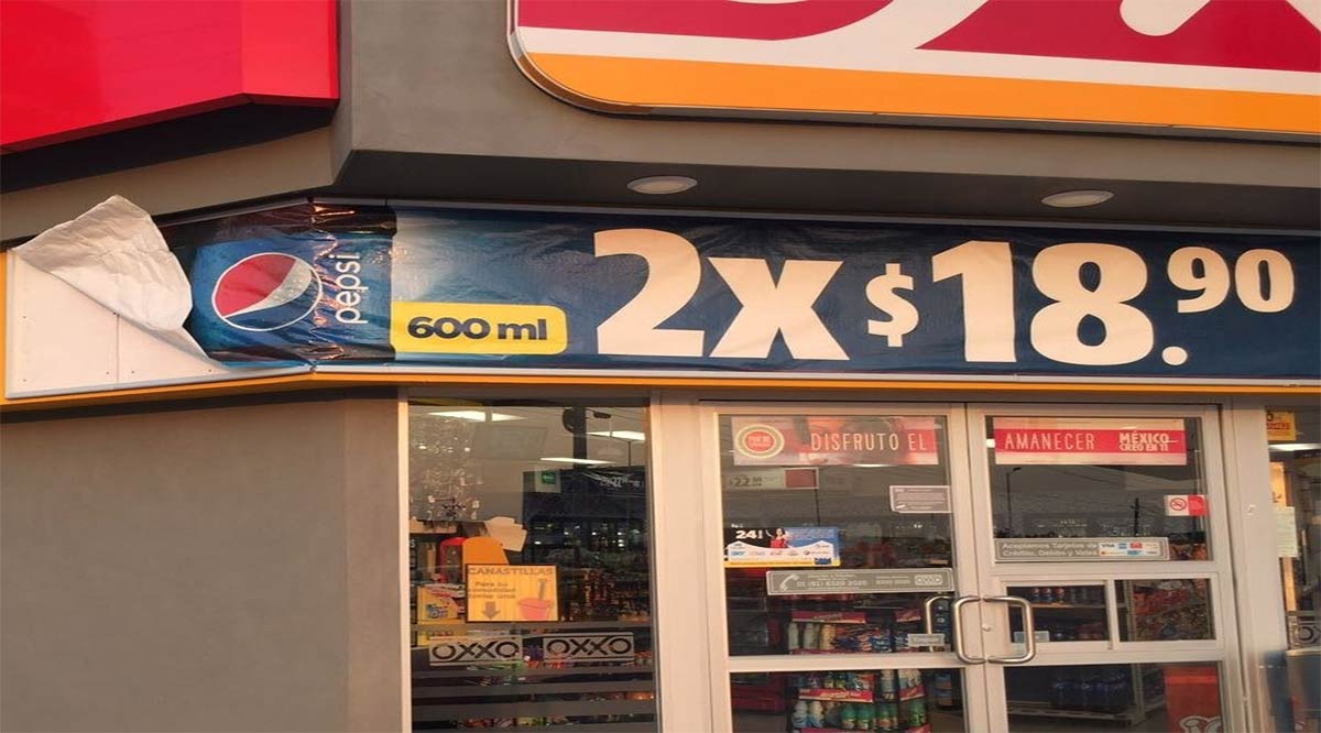 Disfrazados de mujer asaltan un Oxxo en La Paz