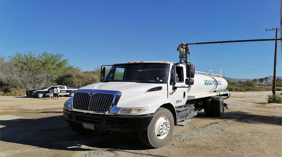 Reparten vía pipas hasta 430 mil litros de agua en CSL al día