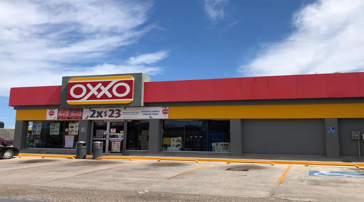 Asaltan tres tiendas Oxxo