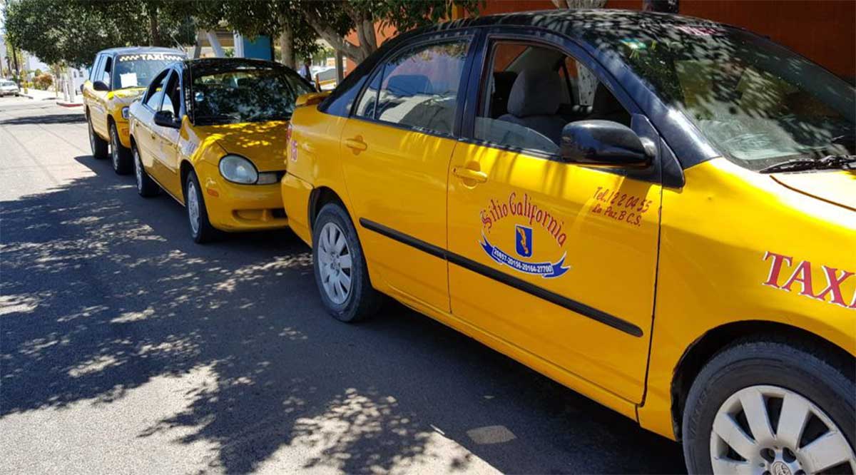 Asaltan a conductora de taxi rumbo al Aeropuerto en La Paz