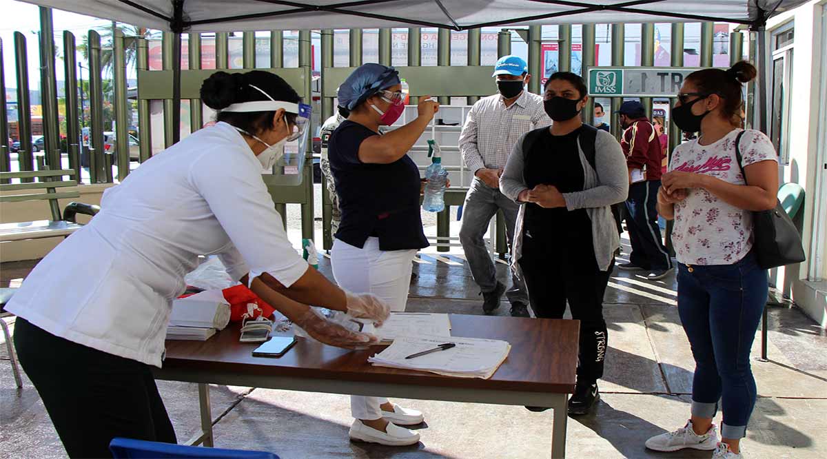 Establecen filtros y medidas preventivas antes de ingresar a cualquiera unidad de salud del IMSS