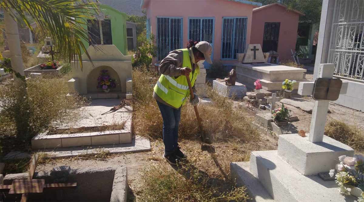 Sacan más de 15 toneladas de basura del panteón de los Sanjuanes