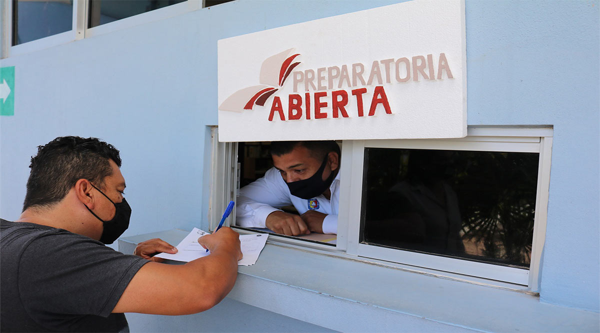 Combate el rezago educativo en bachillerato el servicio de Prepa Abierta