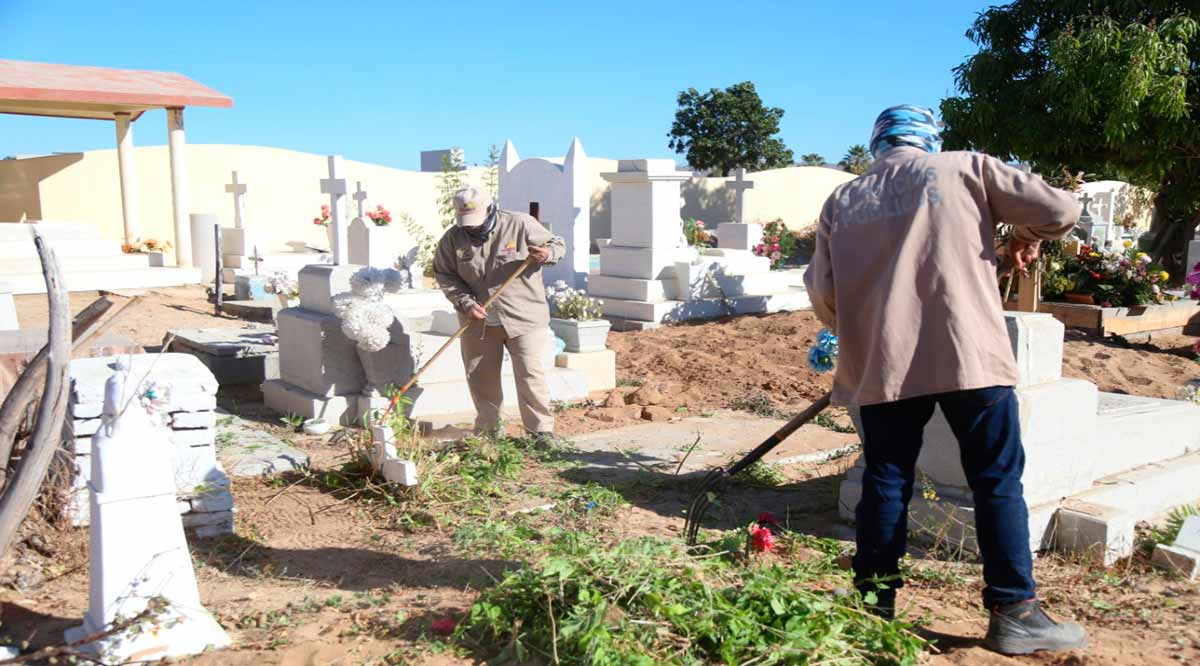 Sin aglomeraciones se mantienen los panteones de Los Cabos