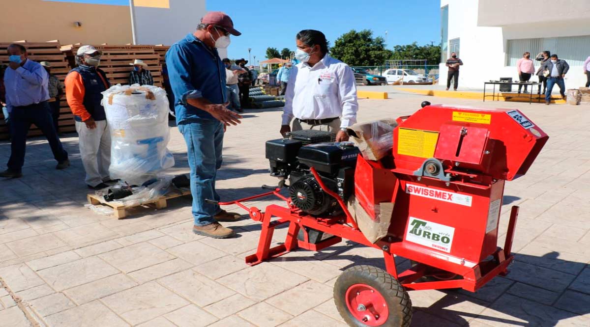 Entregan apoyos a productores rurales en Vizcaíno