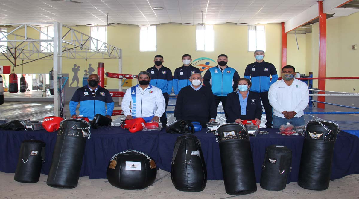 Entregaron material de entrenamiento a boxeadores seleccionado de BCS