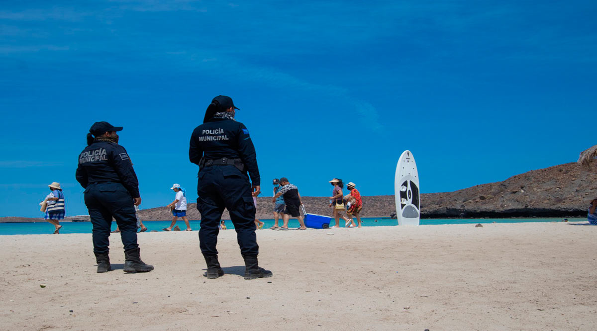 Acuden sudcalifornianos a las playas y rápido alcanzan los aforos permitidos