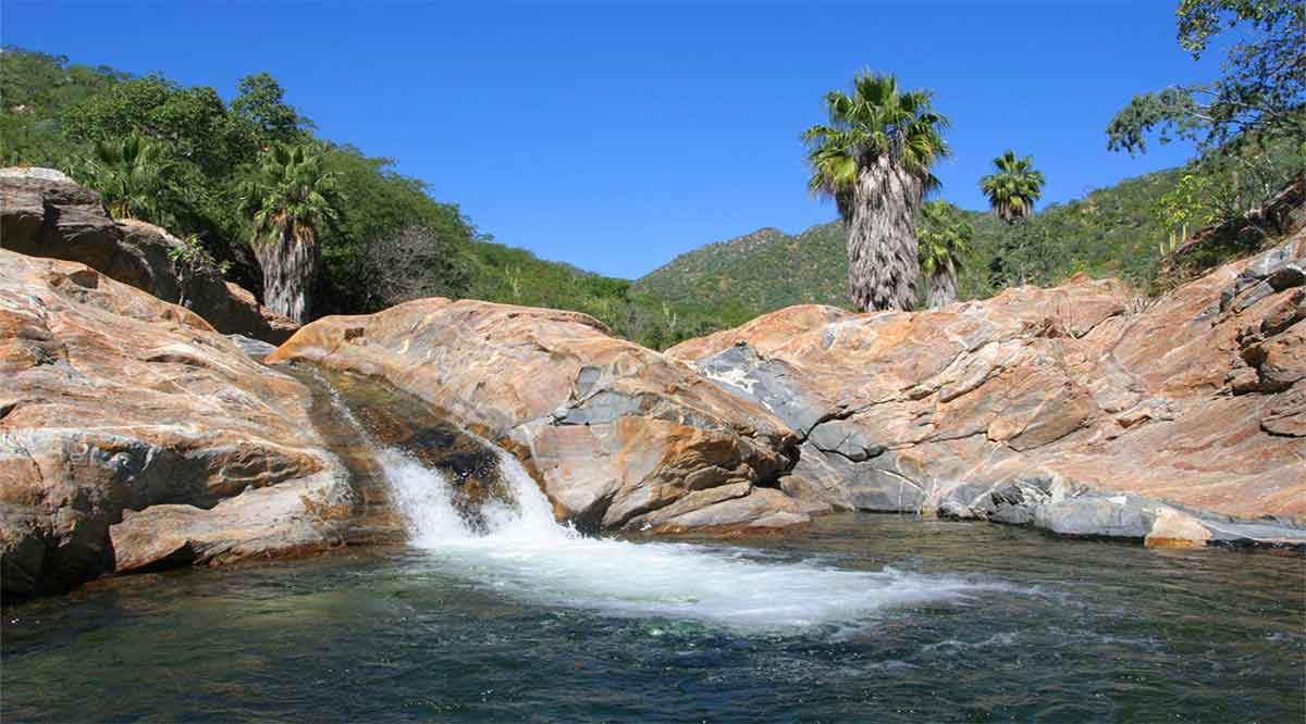 Proponen ambientalistas reconstruir muro destruido por mineras en Sierra de la Laguna