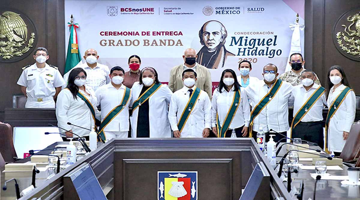 Entregó el gobierno de BCS condecoración “Miguel Hidalgo” a personal de salud por su labor ante el Covid-10