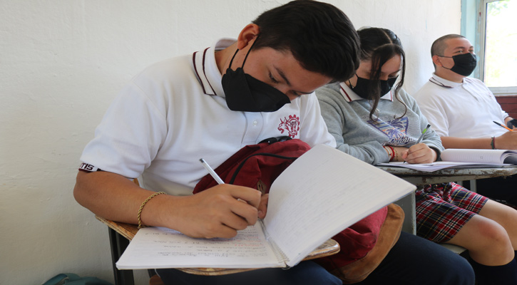 Hay espacios suficientes en preparatorias de BCS para los egresados de secundaria