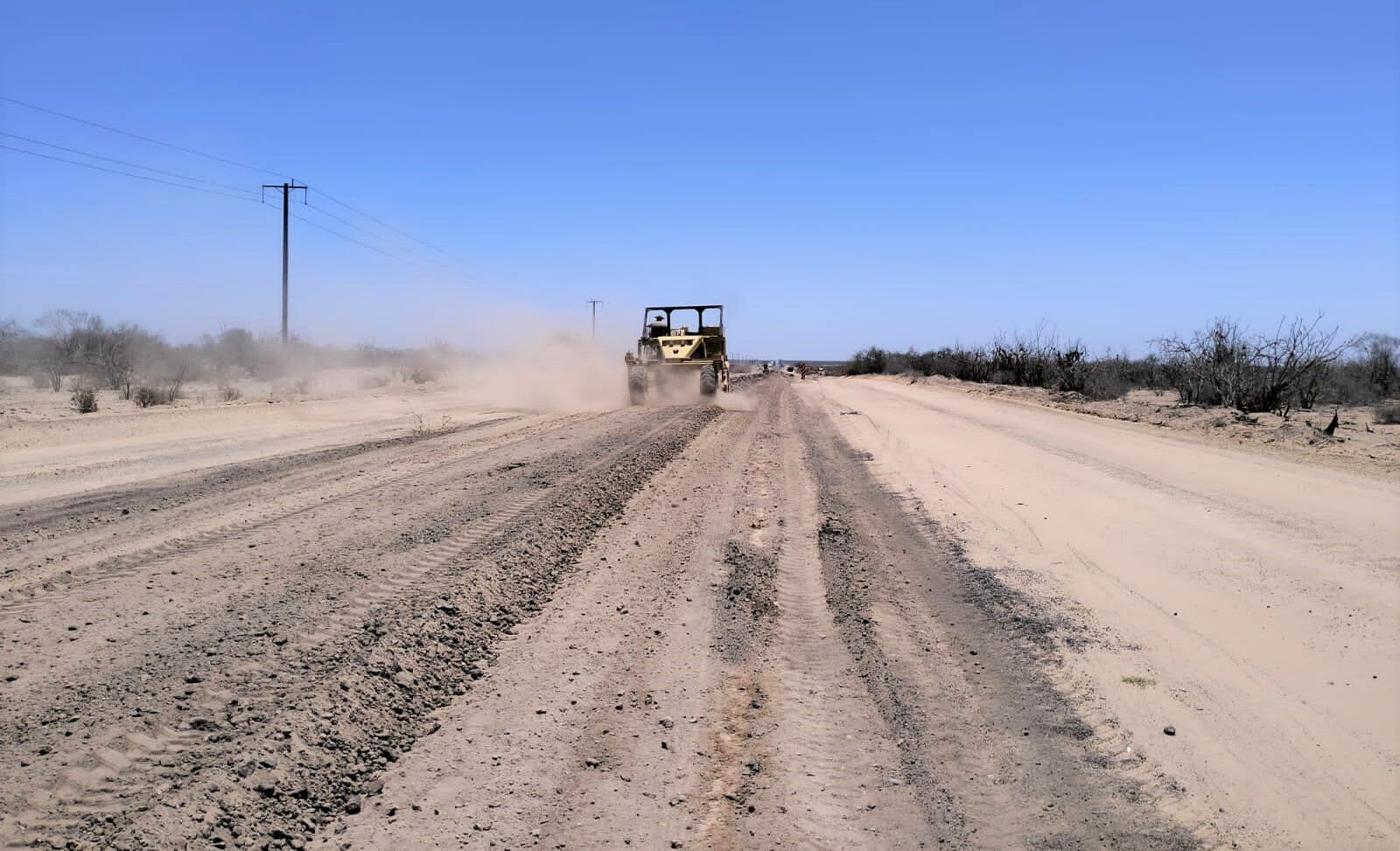 Inició reconstrucción del camino Francisco Villa al entronque con Las Barrancas