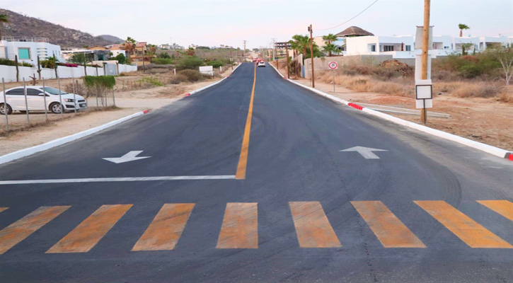 Entregó el gobierno de Los Cabos obras de bacheo y reencarpetado en vialidades de El Tezal