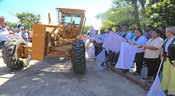 Inicia remodelación de par de vialidades y entregan Comandancia de Policía en Santiago