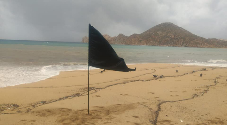 Está restringido el acceso a playas en Los Cabos por efectos del huracán “Kay”