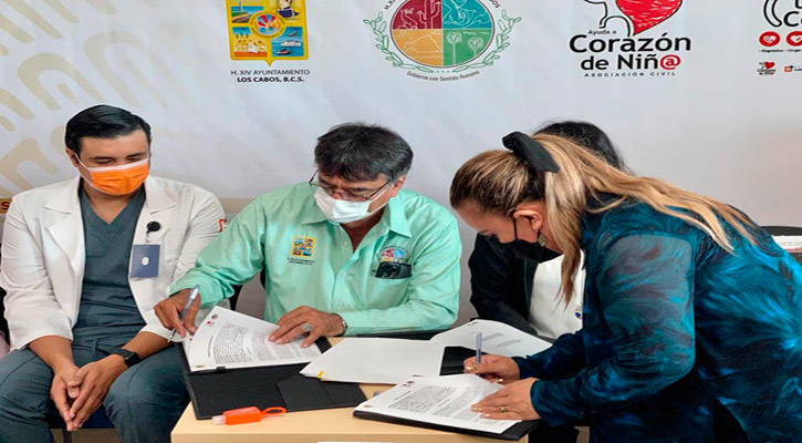 Firma convenio de colaboración gobierno de Los Cabos y Ayuda a Corazón de Niño