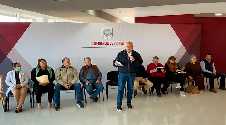 “A veces las cornadas vienen desde adentro”, dice el Gobernador