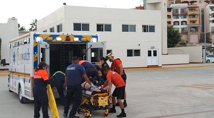 Realizan evacuación médica de una embarcación menor de una mujer en ...