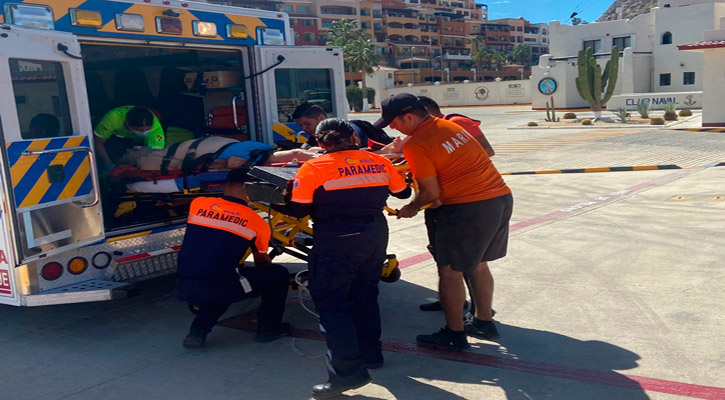 Realizan evacuación médica vía marítima de un estadounidense en inmediaciones de playa El Chileno