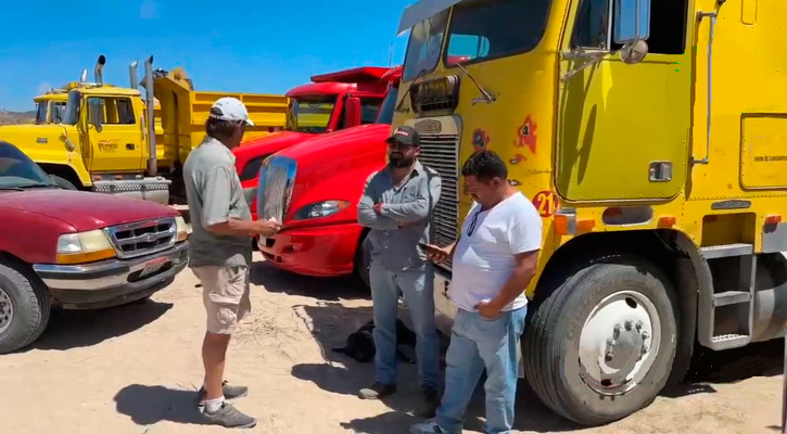 Bloquean materialistas nuevamente obras del parque lineal en La Paz