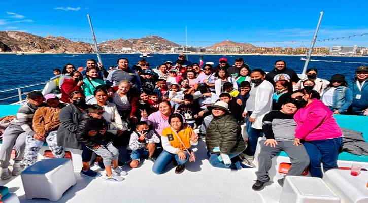 Disfrutan niños y jóvenes con discapacidad por primera vez del avistamiento de ballenas en CSL