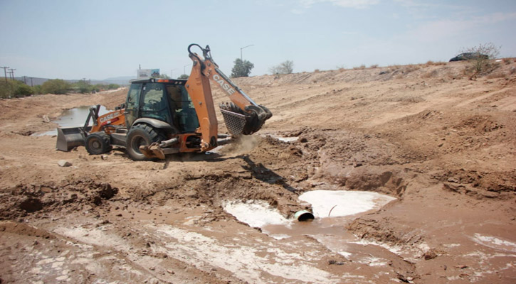 Miles de paceños se quedan sin servicio de agua por ruptura del acueducto 1