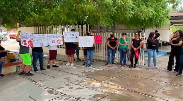 Otra escuela protesta porque SEP quiere compactar grupos en La Paz