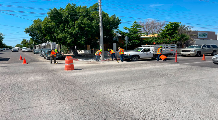 Realizan campaña emergente de limpieza y bacheo en La Paz