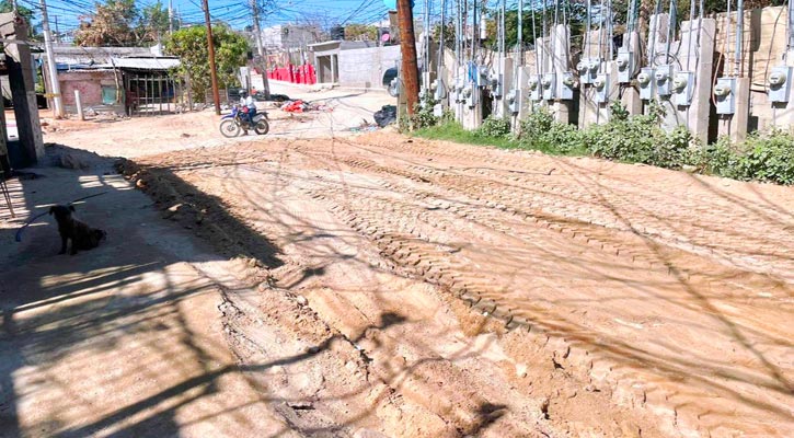 Rehabilitan vialidades de la colonia Caribe Bajo en CSL