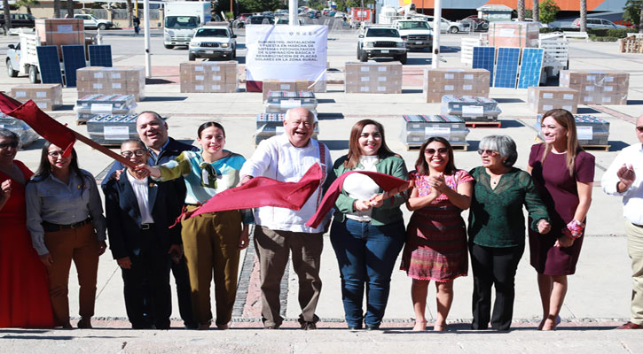 Entregó el Gobernador equipos fotovoltaicos a familias de los 5 municipios de BCS