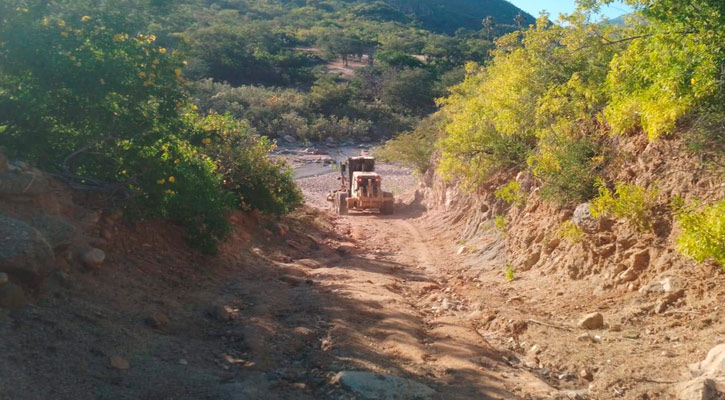 Rehabilitaron los caminos a San Felipe y rancherías aledañas en Los Cabos