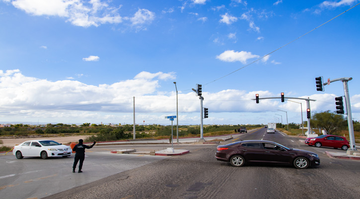 Recomiendan circular con precaución para evitar hechos de tránsito en par vial en La Paz