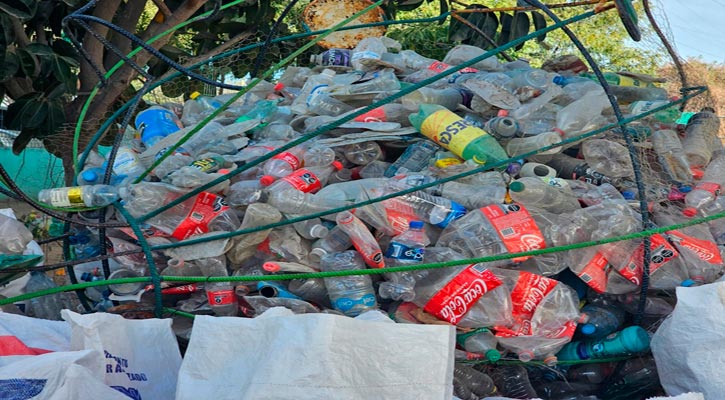 Recolectaron 90 botellas de plástico y vidrio en SJC