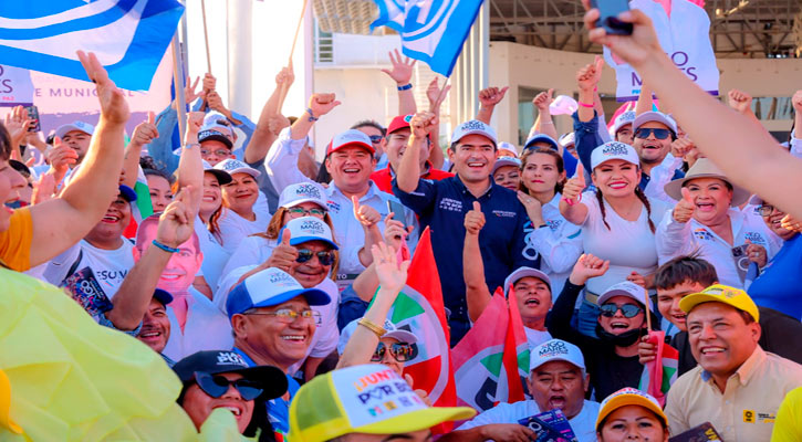 Con ánimo de triunfo mantiene Rigo Mares su cercanía con la sociedad paceña