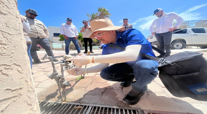 Toman muestras de agua en sectores pilotos donde implementarán la Mejora Integral de Gestión