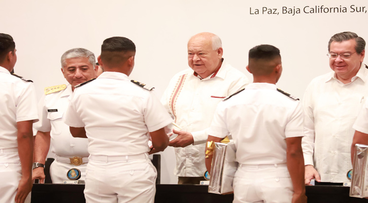 “La Escuela de Aviación Naval es un importante respaldo para este gobierno”: Víctor Castro