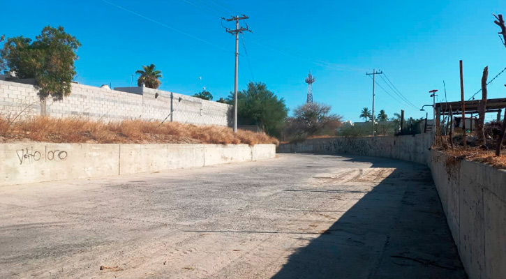 Concluyeron los trabajos de limpieza del arroyo de El Calandrio en La Paz