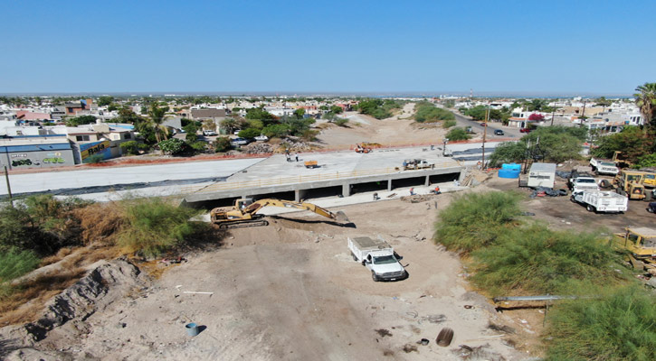 Registra 95% de avance la construcción del puente Colosio en La Paz