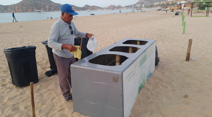 Realizan limpieza en el fondo marino y playas de Los Cabos