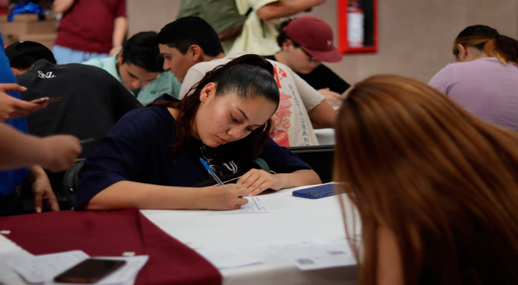 Acercarán más de 800 ofertas laborales en la Feria de Empleo en La Paz