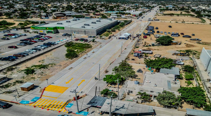 Reconoce Alcalde de Los Cabos esfuerzo que realiza el FOIS con la entrega de 2 pavimentaciones en SJC