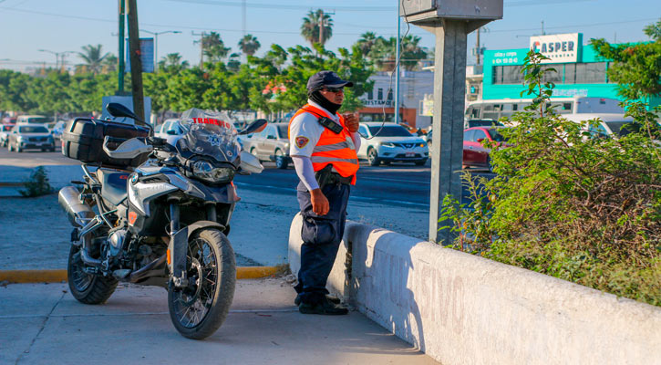 Colocan personal de Tránsito en sitios donde hay semáforos para mejorar la movilidad en SJC