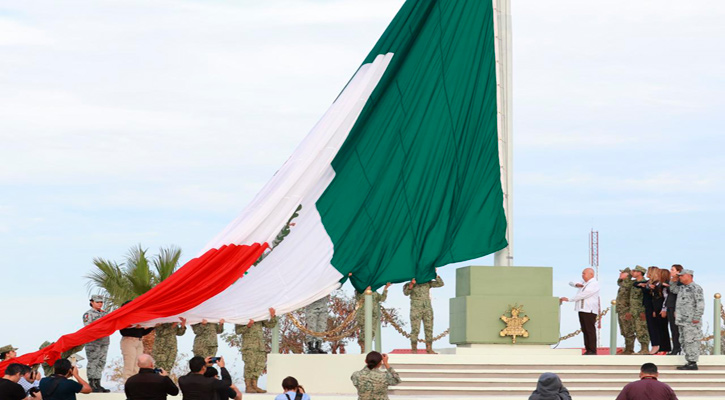 “La bandera, símbolo de unidad y de identidad”: Víctor Castro