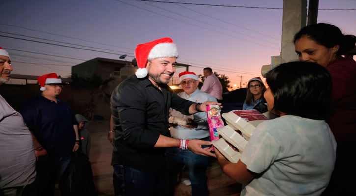 Encabezó Christian Agúndez entrega de “Cenas Navideñas Contigo” a cientos familias de Los Cabos