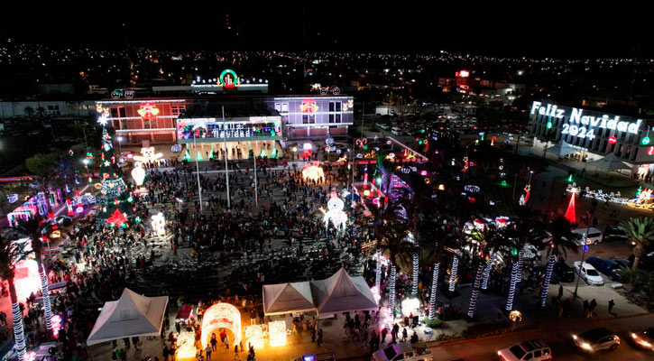 Con encendido de luces de Navidad inician las fiestas decembrinas en BCS