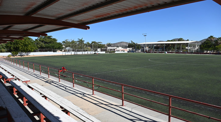 Inician trabajos de rehabilitación del campo de futbol de San Bernabé en SJC