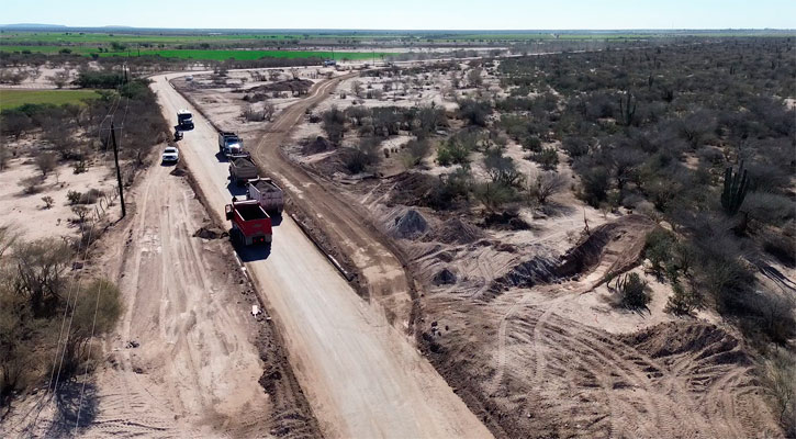 Avanza la pavimentación del camino entre los Ejidos Ley Federal de Aguas 3 y Ley Federal de Aguas 4