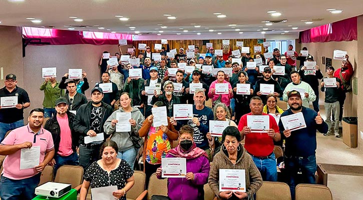 Aprobó Coepris curso a manejadores de alimentos que trabajarán en el Carnaval La Paz 2025